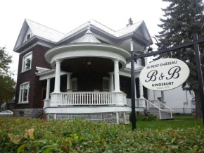 Le Petit Château Montebello B&B